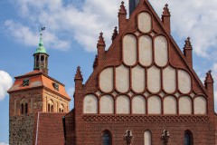 Giebel der St. Johanniskirche mit Marktturm im Hintergrund, Foto: TMB-Fotoarchiv/ScottyScout