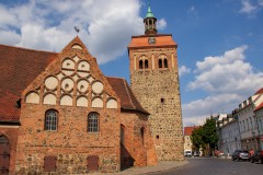  St. Johanniskirche und Marktturm in Luckenwalde, Foto: TMB-Fotoarchiv/ScottyScout