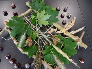 Herbstliches Basteln mit Naturmaterialien - Herbstferien